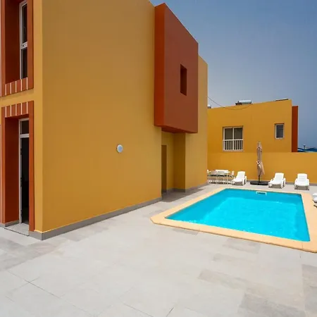 Mariposas Tres Villa